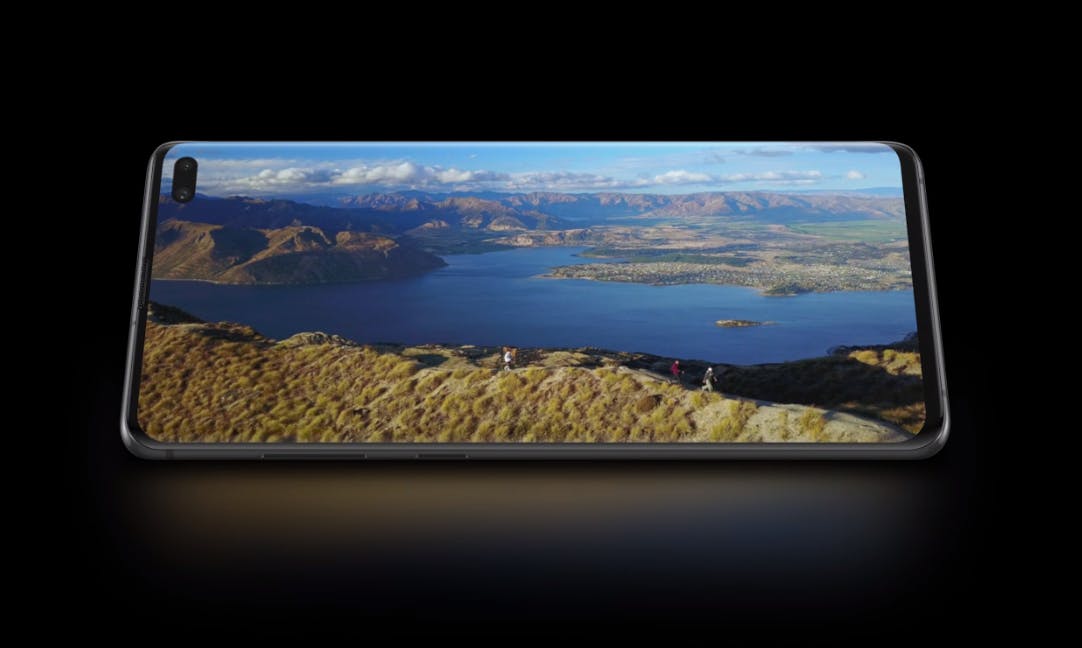 Samsung Galaxy S10 Plus sports a 6.4-inch AMOLED HDR10+ Display Source: Samsung
